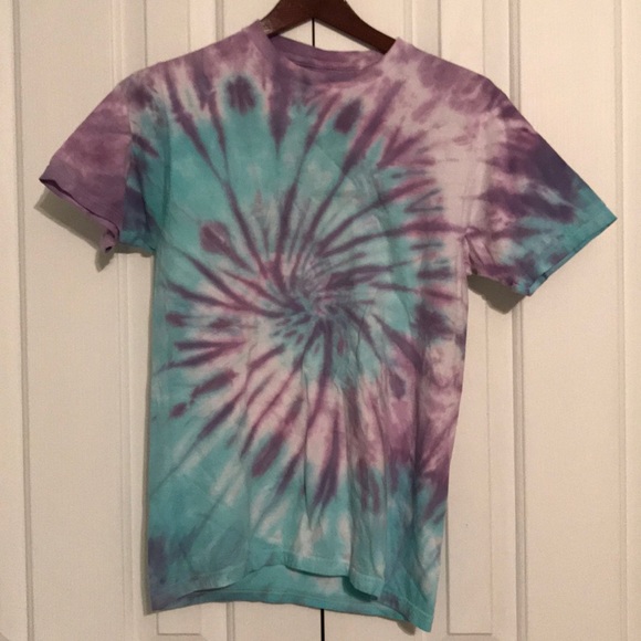 Hot Topic Other - Hot Topic Pastel Green and Purple Tie-Dye Shirt